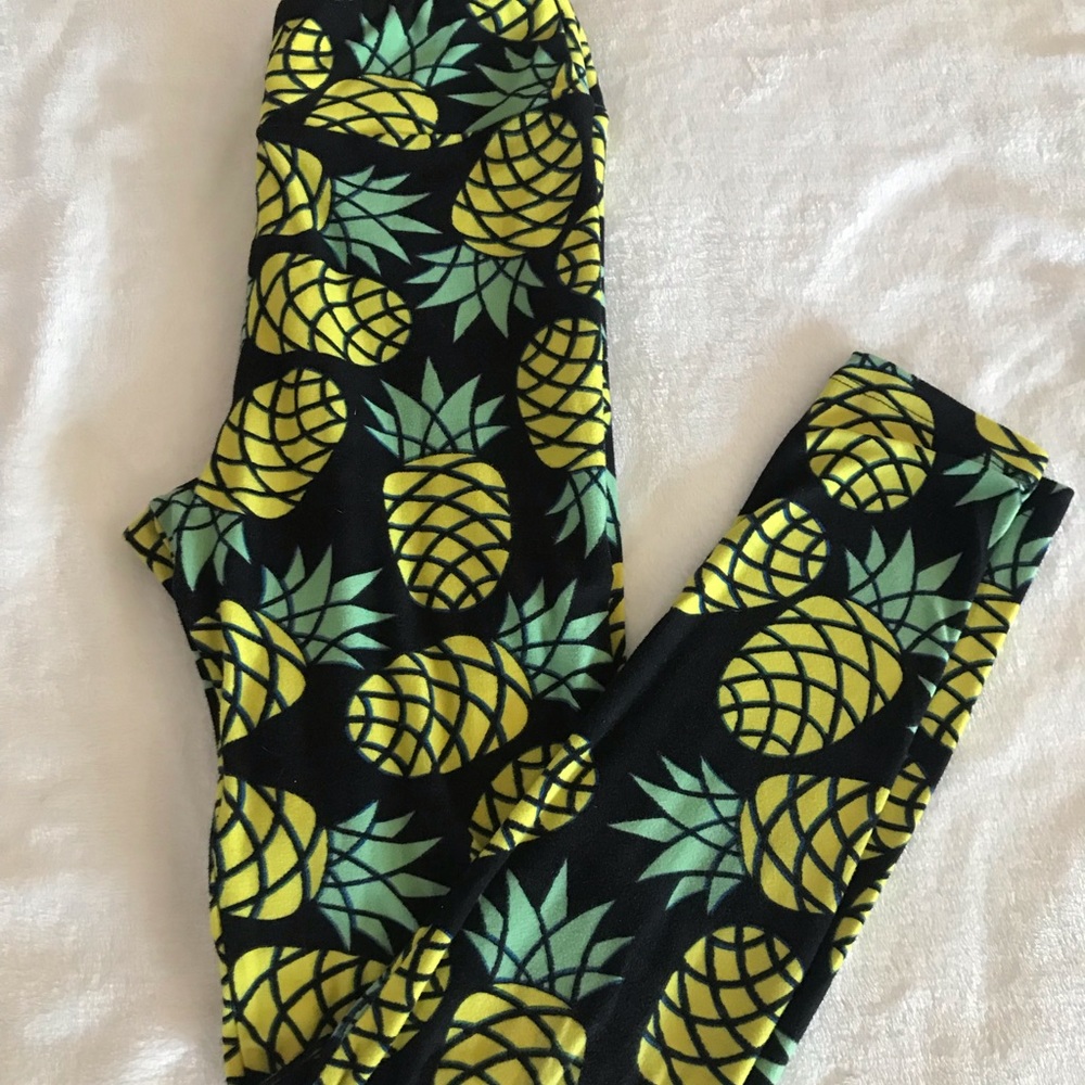 Pineapple leggings!!